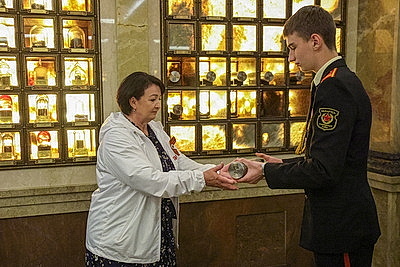 Частицы истории. Участники автопробега \"Дорогами Победы\" заложили в Минске 11 капсул с землей из городов-героев