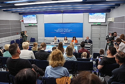 Вопросы школьной формы обсудили на пресс-конференции в Национальном пресс-центре