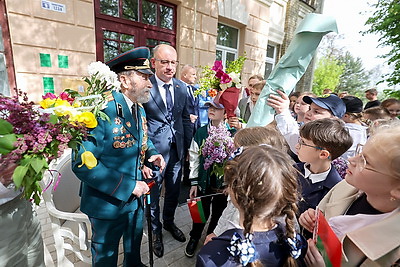 В Гродно поздравляют ветеранов с наступающим Днем Победы