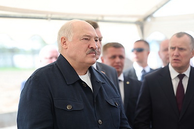Лукашенко во время рабочей поездки посетил объекты АПК в Шклове