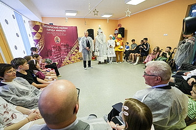 \"Здесь работают настоящие волшебники\". Сергеенко поздравил детей в РНПЦ травматологии и ортопедии