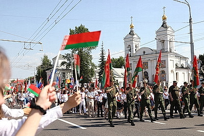 Маршем Победителей стартовали Дни молодежи в фестивальном Витебске