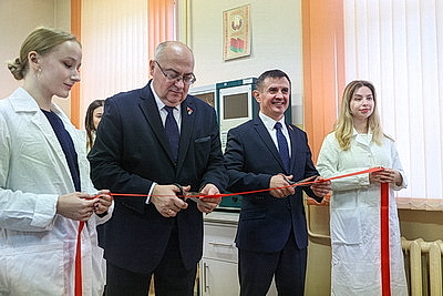 В БГТУ открыты три новые лаборатории по химическим и биотехнологиям