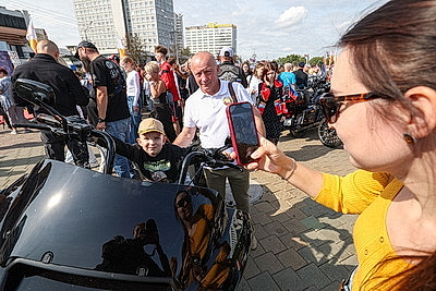 Мотопарад H.O.G. Rally Minsk стартовал от Кургана Славы в праздничный Минск