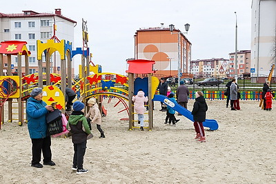 Обновленный сквер Энергетиков открыли в Хойниках