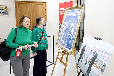 Истории предприятий и судьбы людей. Уникальная выставка подарков Президенту открылась в Солигорске
