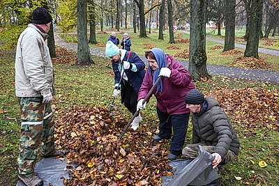 Жители Шклова присоединились к субботнику