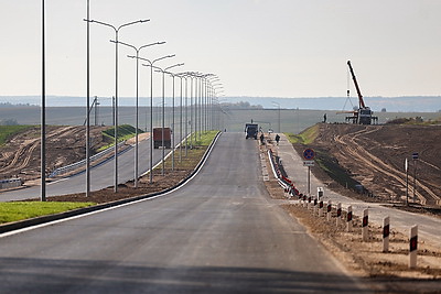 Госпрограмма \"Дороги Беларуси\". Скоростные магистрали, связь агрогородков с райцентрами