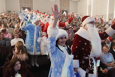 Более 600 ребят собрал областной новогодний праздник в Солигорске