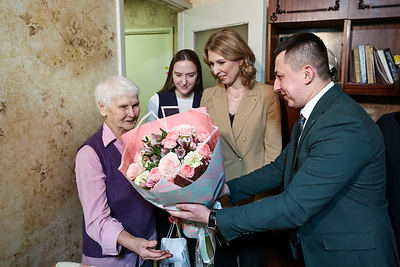 \"Не верится, что 90!\" Блокадница Ленинграда Лилия Зимовская о том, как выглядеть на 20 лет моложе