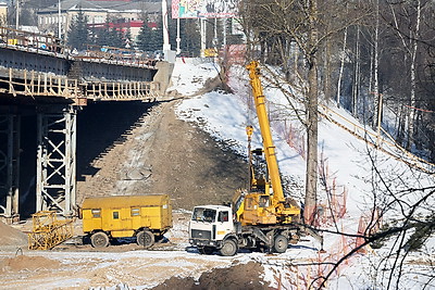 Реконструкция моста \"Юбилейный\" идет в Витебске