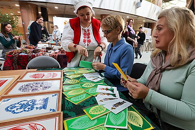 При поддержке МИД в Минске открылась инклюзивная выставка воспитанников центра коррекционного обучения