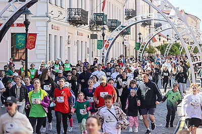 \"Забег мира\" объединил в Гродно около 1,5 тыс. любителей здорового образа жизни