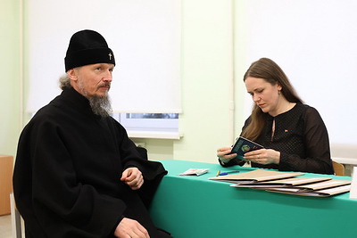Митрополит Вениамин принял участие в досрочном голосовании