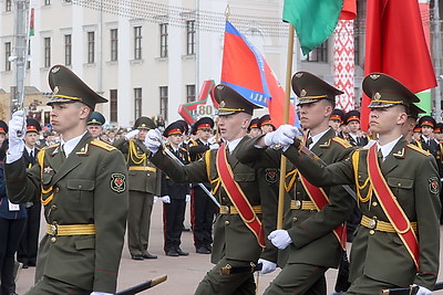 Шествие поколений, военный парад. 80-й День Победы встречают в Гомеле