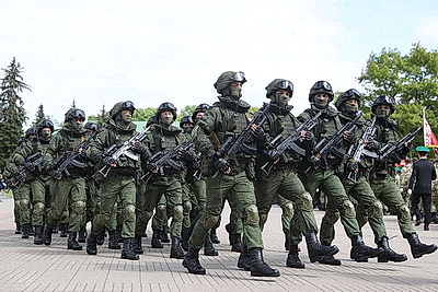 Парад Победы и шествие \"Беларусь помнит\". Брест отмечает 9 Мая