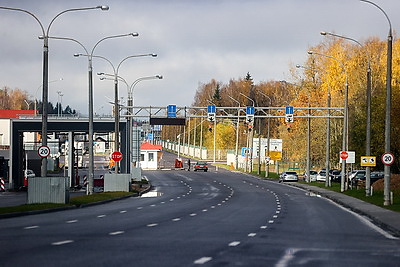 Это \"как-то не по-человечески\". Что происходит на границе с Литвой в \"Каменном Логе\"