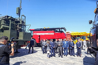 Ливийская делегация ознакомилась с экспозицией белорусской техники у \"Белэкспо\"