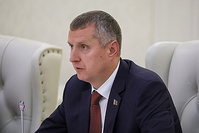 Крутой провел встречу с членом Постоянного комитета Политбюро ЦК КПК