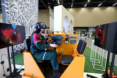 Делегаты ВНС из разных регионов страны посетили выставку \"Моя Беларусь\"