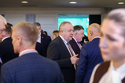 Второе заседание VII ВНС продолжает работу