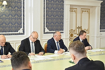 Лукашенко поручил определить механизмы контроля в сфере криптовалют