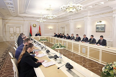 Лукашенко собрал совещание по новой системе регулирования цен