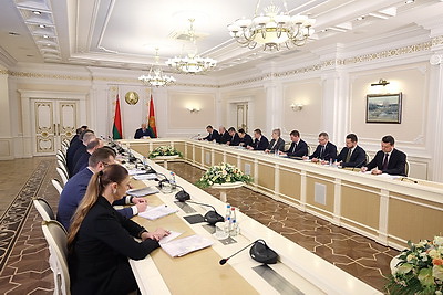 Лукашенко собрал совещание по новой системе регулирования цен