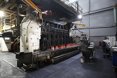 Гибко и эффективно. Как на Гродненском стеклозаводе выпускают сразу два вида продукции на одной линии