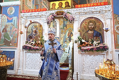 Православные верующие празднуют Благовещение Пресвятой Богородицы