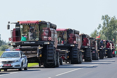 В Могилевской области началась переброска сельскохозяйственной техники