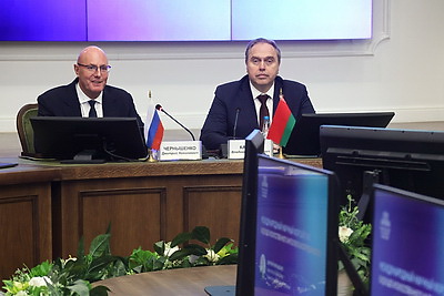 Уровень развития ИИ в Беларуси и России обсудили в НАН