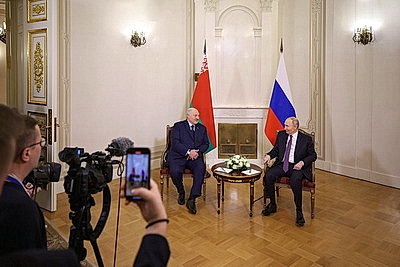 Лукашенко и Путин провели встречу в Санкт-Петербурге