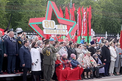 Шествие поколений, военный парад. 80-й День Победы встречают в Гомеле