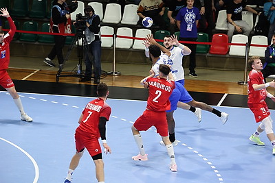 Гандболисты \"Машеки\" уступили \"Зениту\" в SEHA-лиге