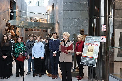 Раритеты музея. Уникальная книга 1943 года представлена в музее ВОВ