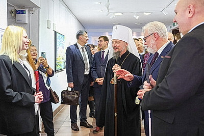 Инклюзивная выставка \"Краски говорят\" открылась в Минске