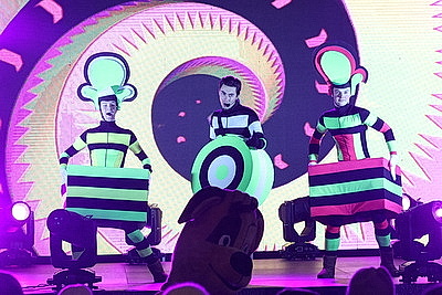 Новогодняя атмосфера и сказочные герои в ярких спектаклях: праздничные локации Минска