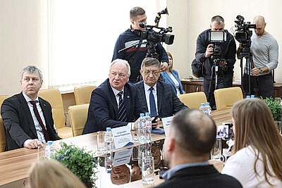 Приборы используют даже в Антарктиде: чего достигли белорусские ученые-физики