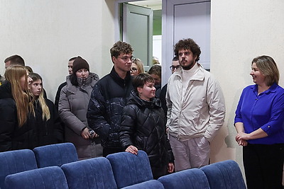 Жилье, работа, услуги, досуг. Решение каких вопросов важно для сельской молодежи