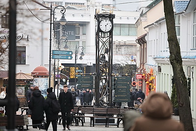 За стрелкой циферблата. Уличные часы - символ города
