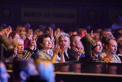 Олег Газманов дал сольный концерт на \"Золотом шлягере\" в Могилеве