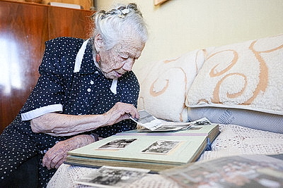 Пережила эвакуацию, покорила Дальний Восток. 97-летняя Рогнеда Апатенок о жажде жизни