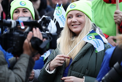 Невероятная атмосфера. Четвертый чемпионат по колке дров среди СМИ проходит в Минском районе