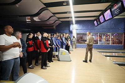 Спортивный и социально значимый проект. Турнир по боулингу \"Спешиал Олимпикс\" прошел в Минске