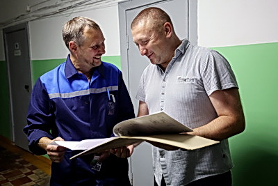Наладчик станков с ЧПУ Андрей Шалайко награжден медалью \"За трудовые заслуги\"