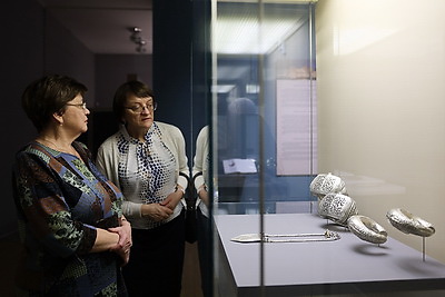 \"Элегантность серебра\". В Национальном художественном музее представили сокровища оманского двора