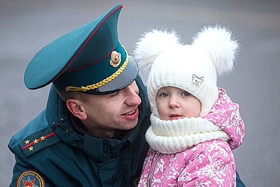 Ключи от квартир и служебных автомобилей вручили гродненским спасателям