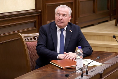 Конституция и саморазвитие. О чем говорили студенты на встрече с Миклашевичем