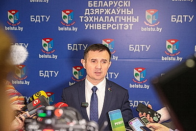 В БГТУ открыты три новые лаборатории по химическим и биотехнологиям